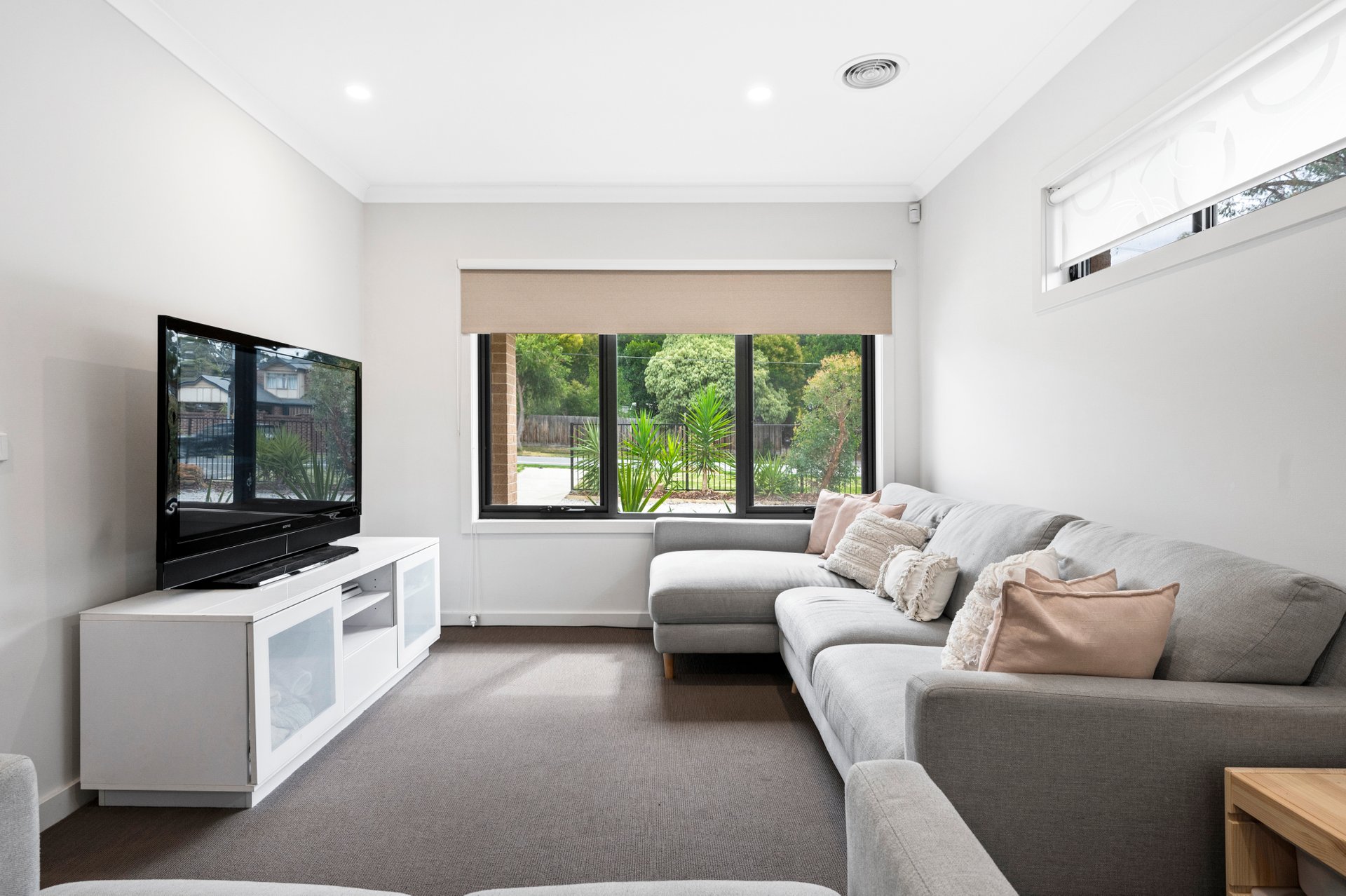 50A Lyons Road, Croydon North image 3