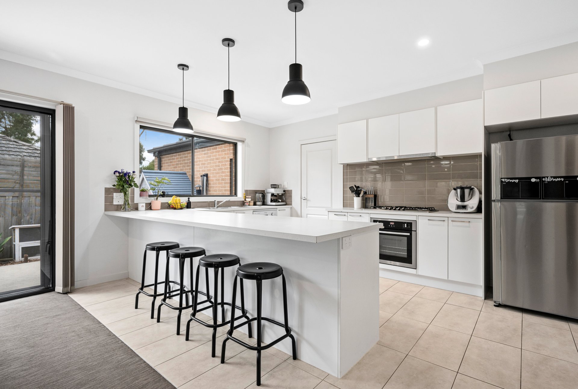 50A Lyons Road, Croydon North image 5