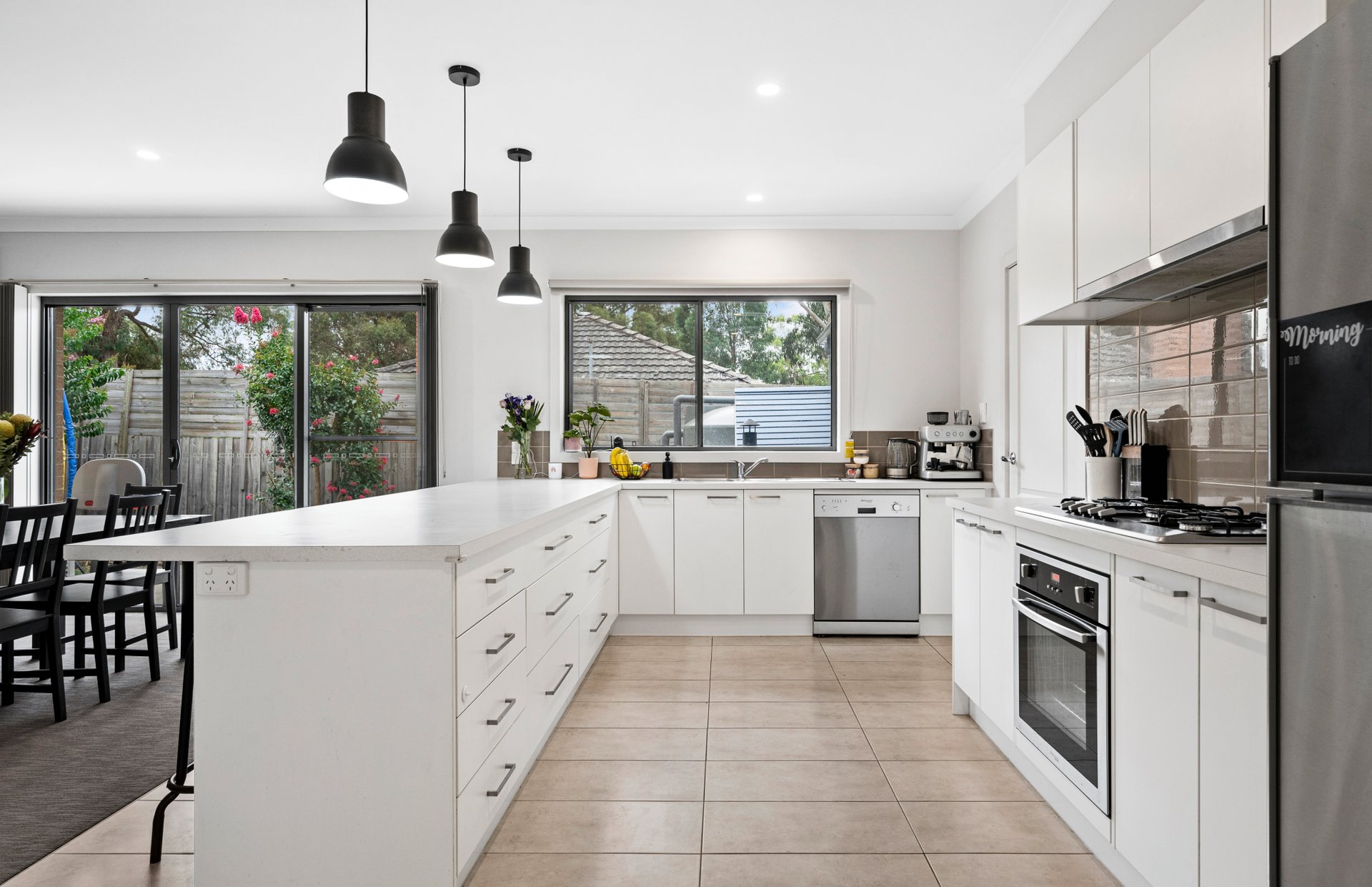 50A Lyons Road, Croydon North image 6