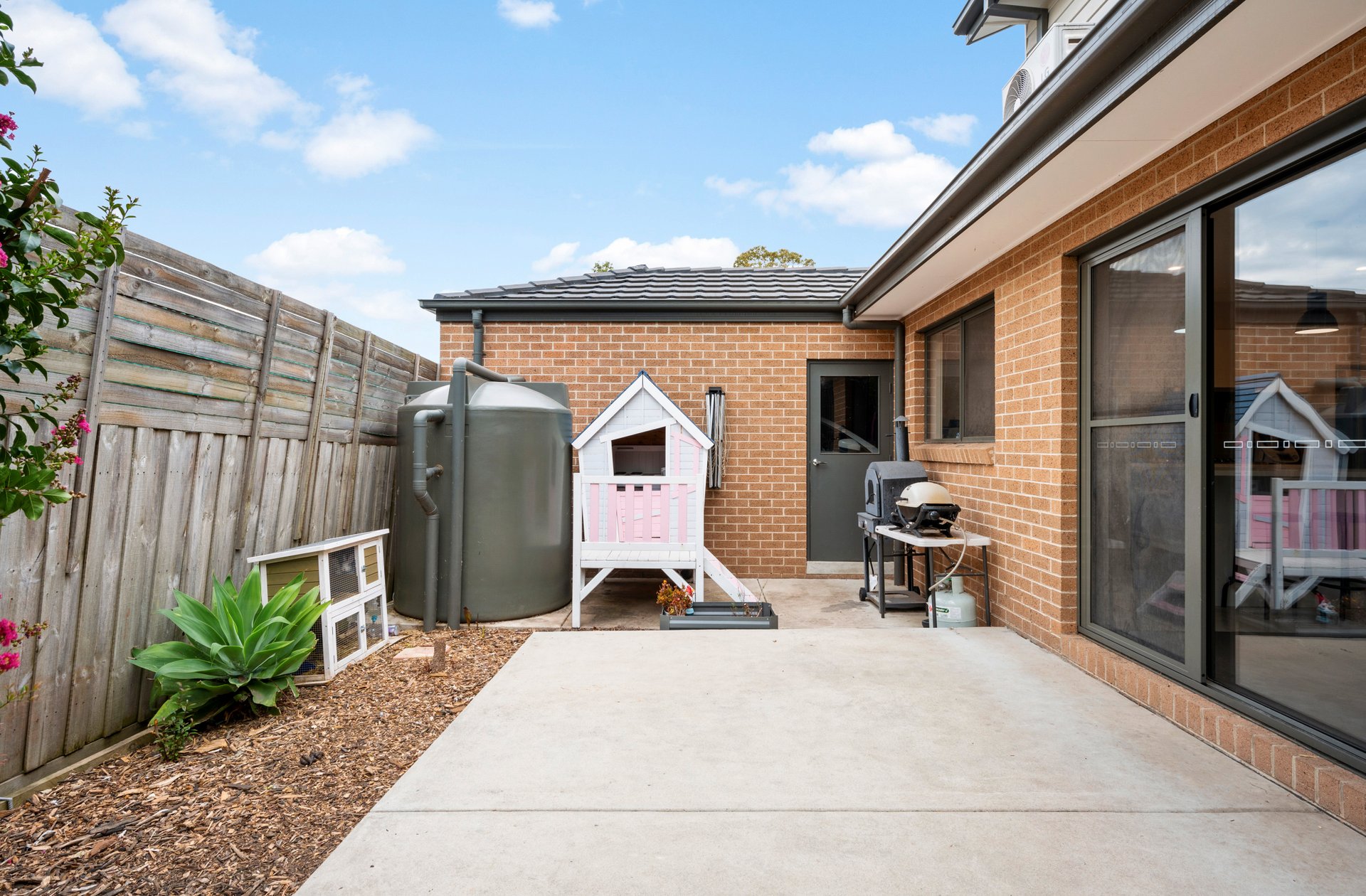 50A Lyons Road, Croydon North image 11