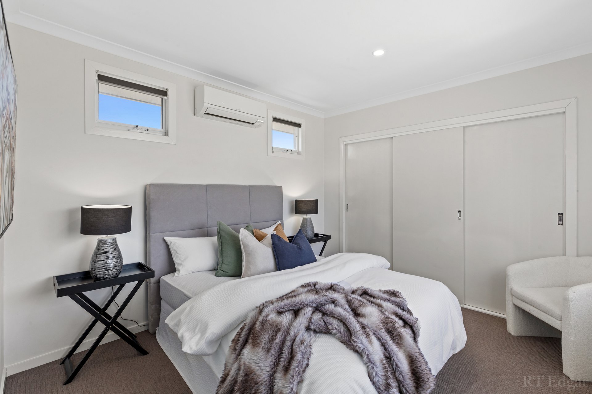 Property Gallery Thumbnail 9