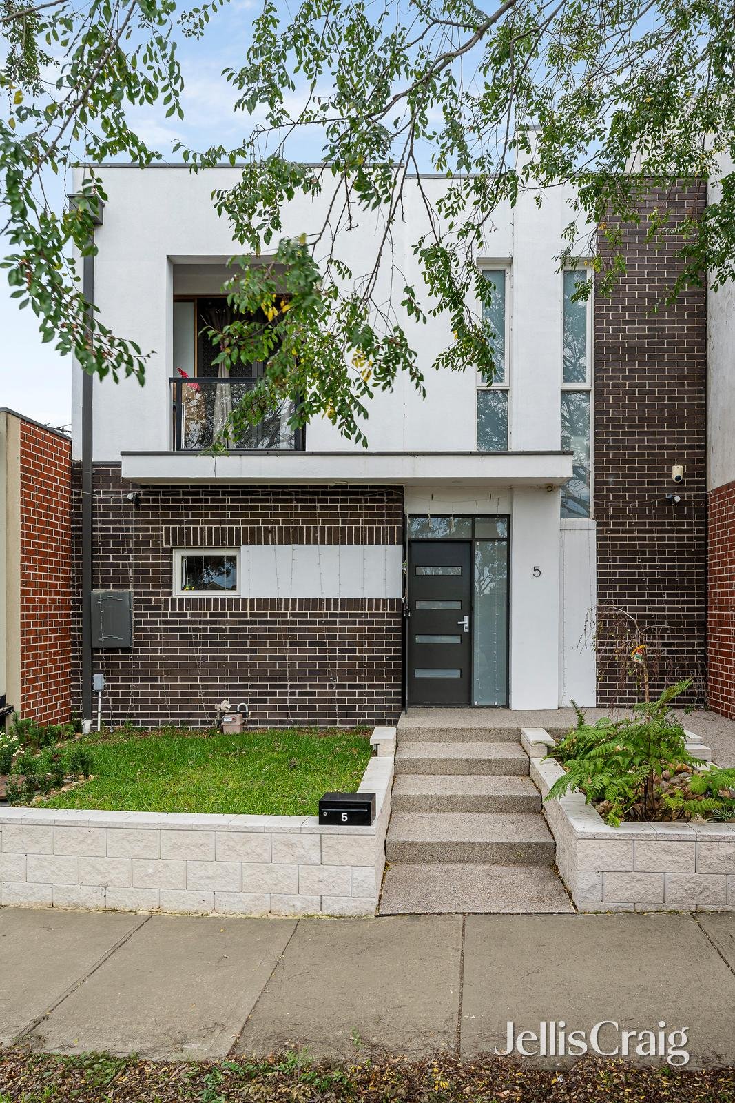 5/1-5 Heversham Grove, Greenvale image 2