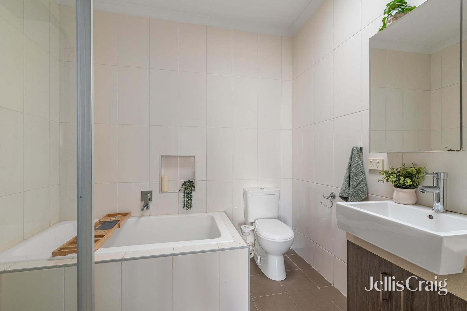 5/1-5 Heversham Grove, Greenvale image 7