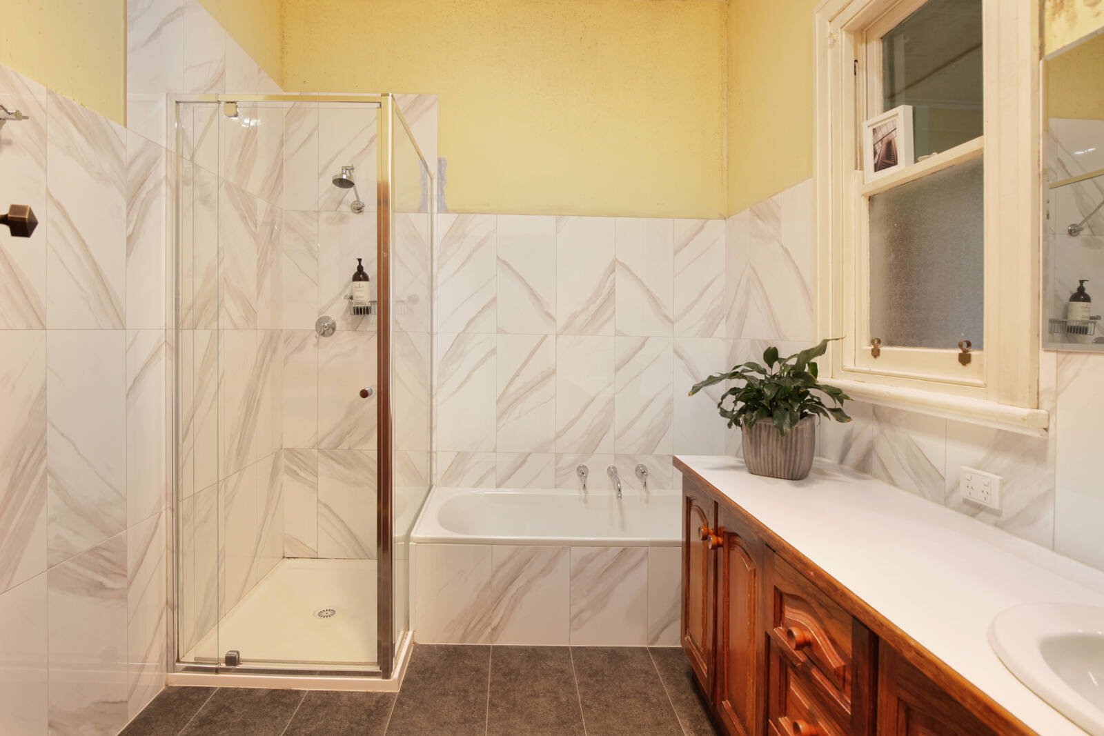 Property Gallery Thumbnail 9