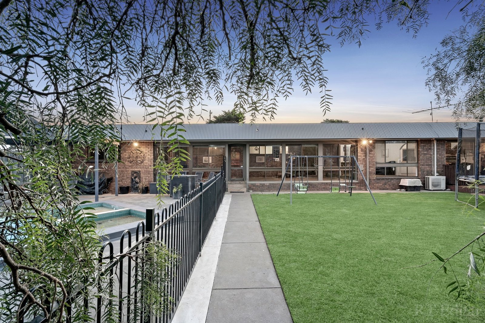 Property Gallery Thumbnail 15
