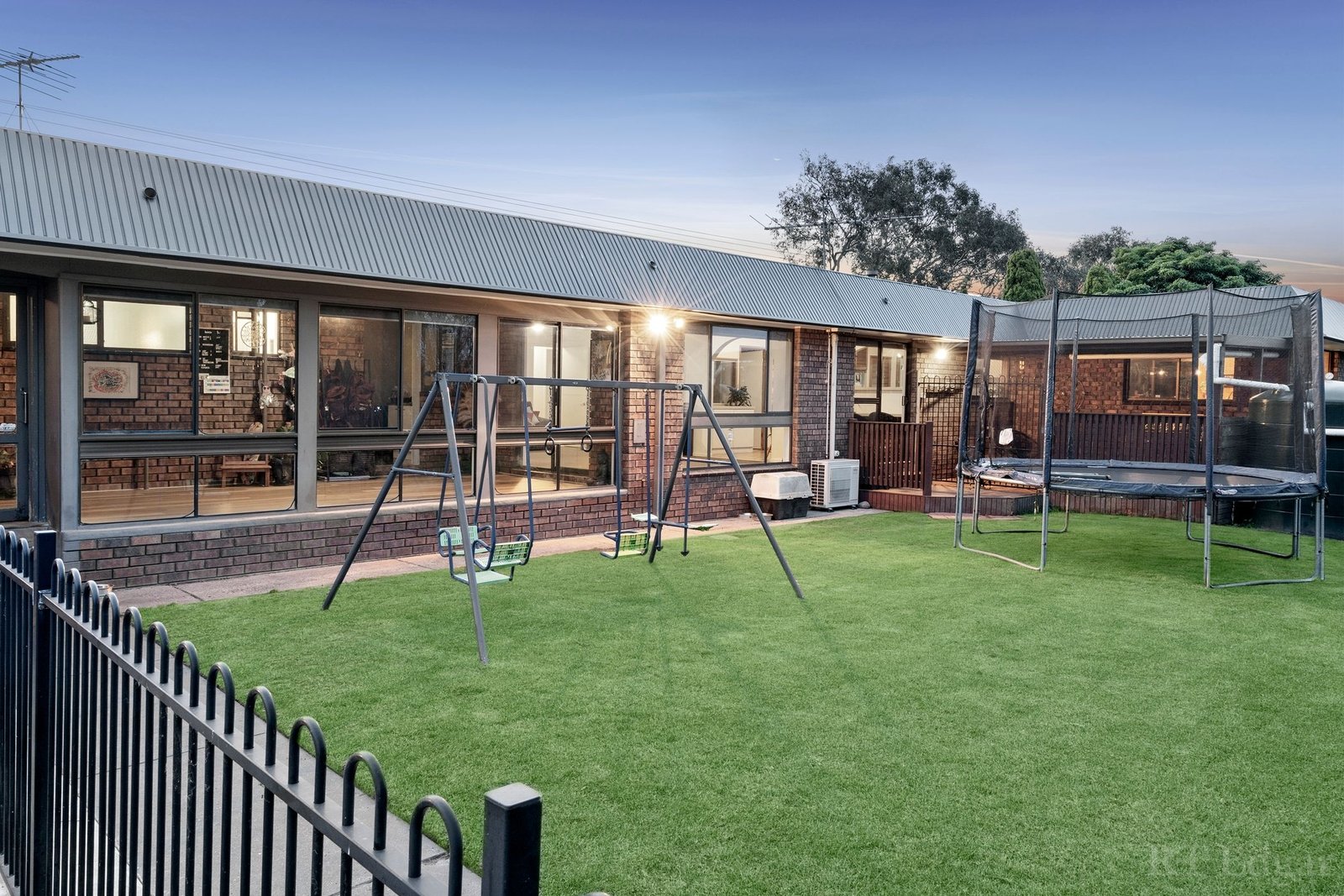 Property Gallery Thumbnail 17