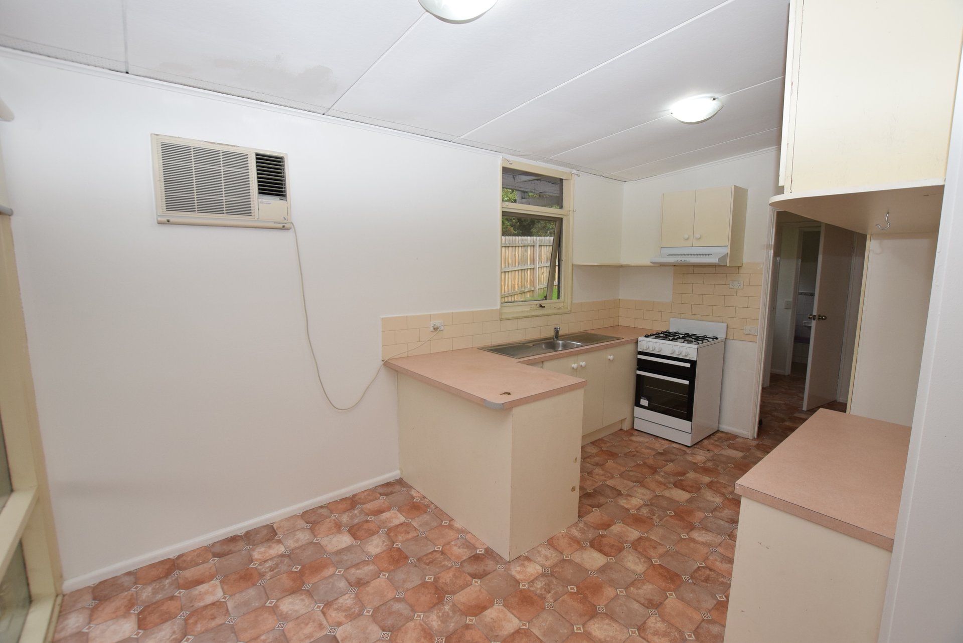 51 Allendale Road, Croydon image 3