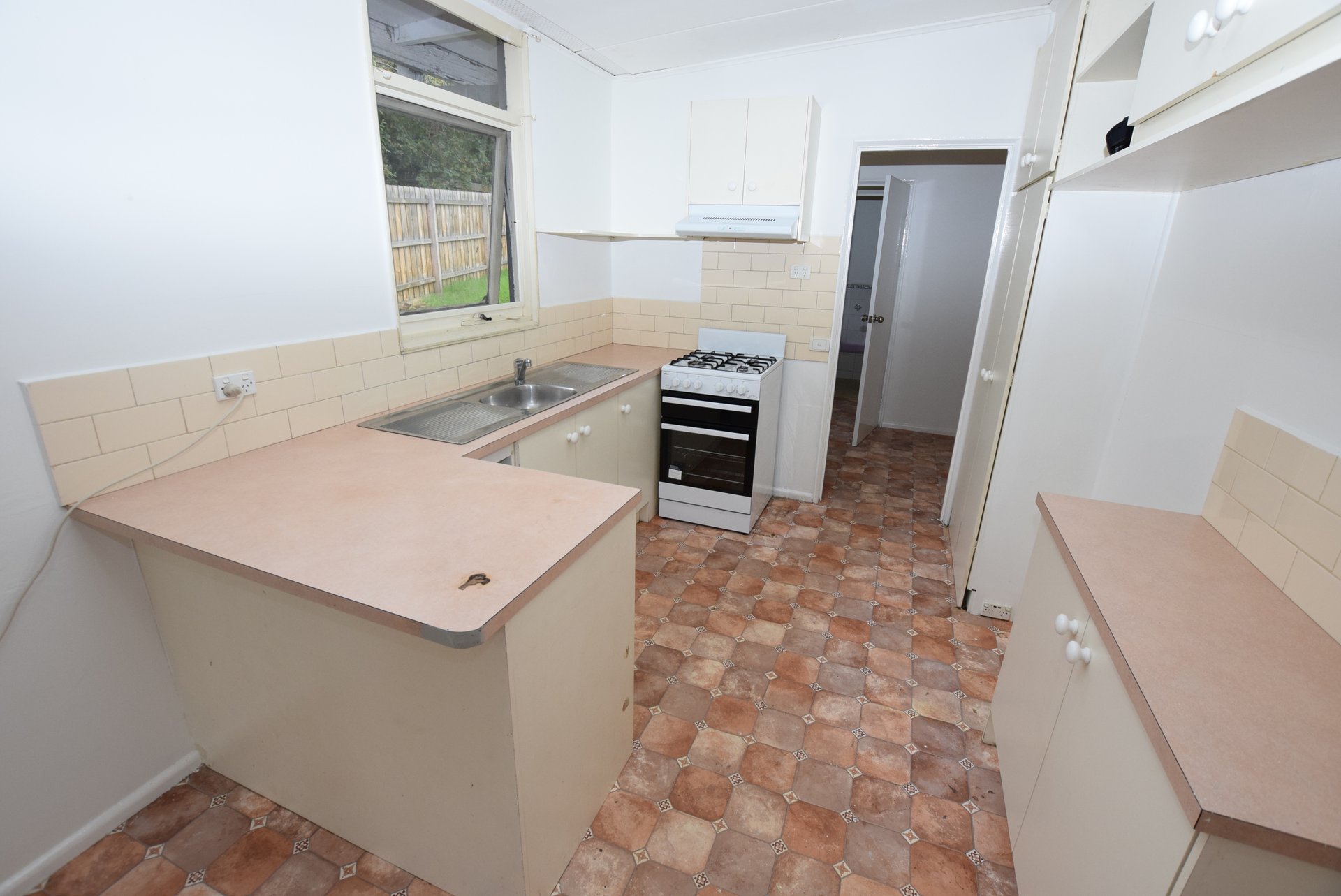 51 Allendale Road, Croydon image 4