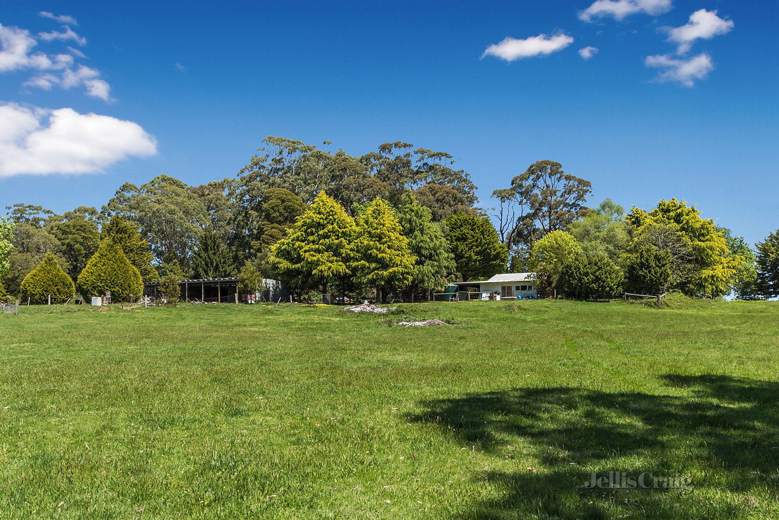 51 Amblers Lane, Trentham East image 3