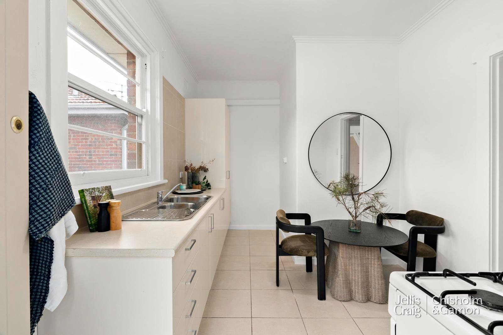 5/1 Avoca Court, Elwood image 4