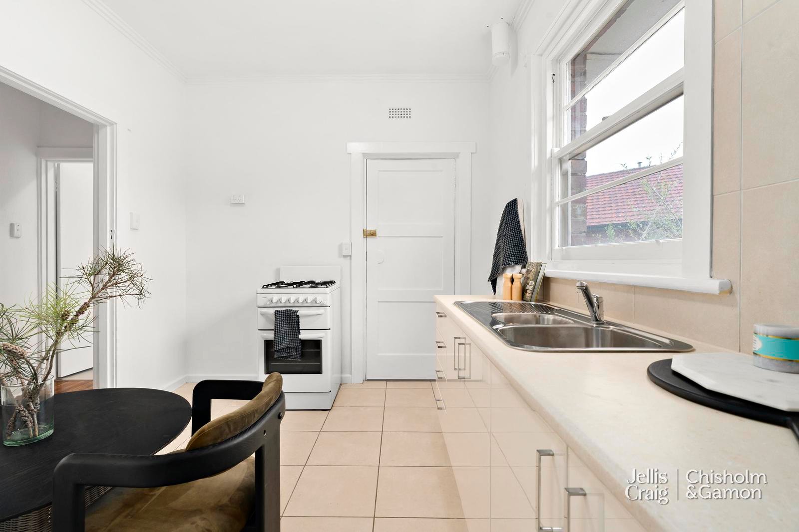 5/1 Avoca Court, Elwood image 8