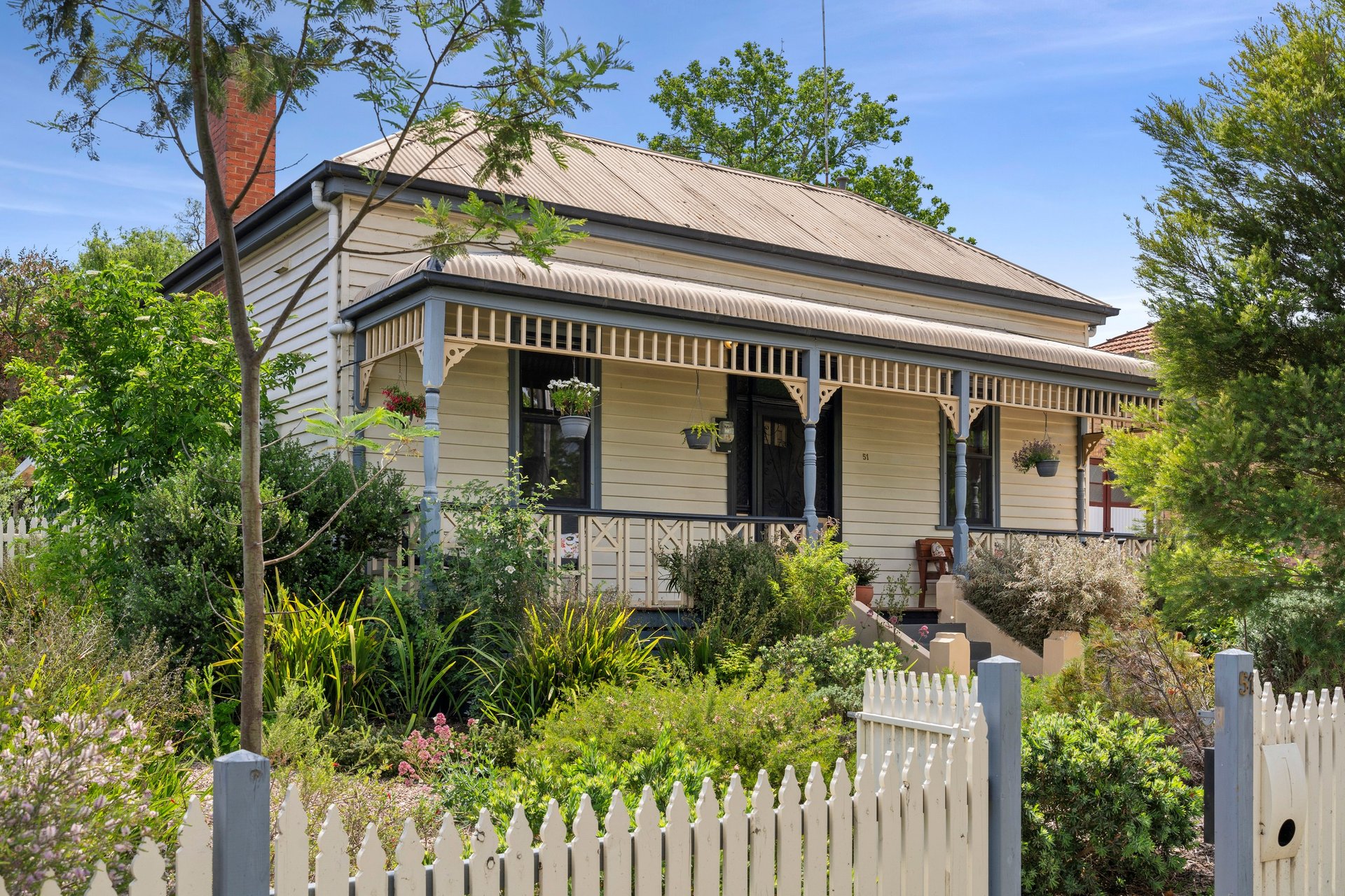 51 Bowden Street, Castlemaine image 1