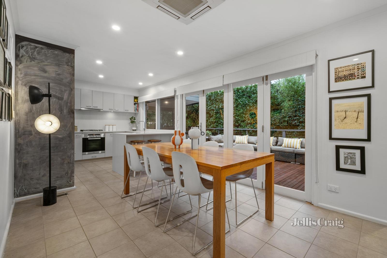 51 Brynor Crescent, Glen Waverley image 5
