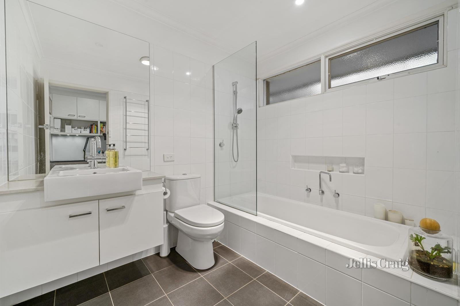 51 Brynor Crescent, Glen Waverley image 10