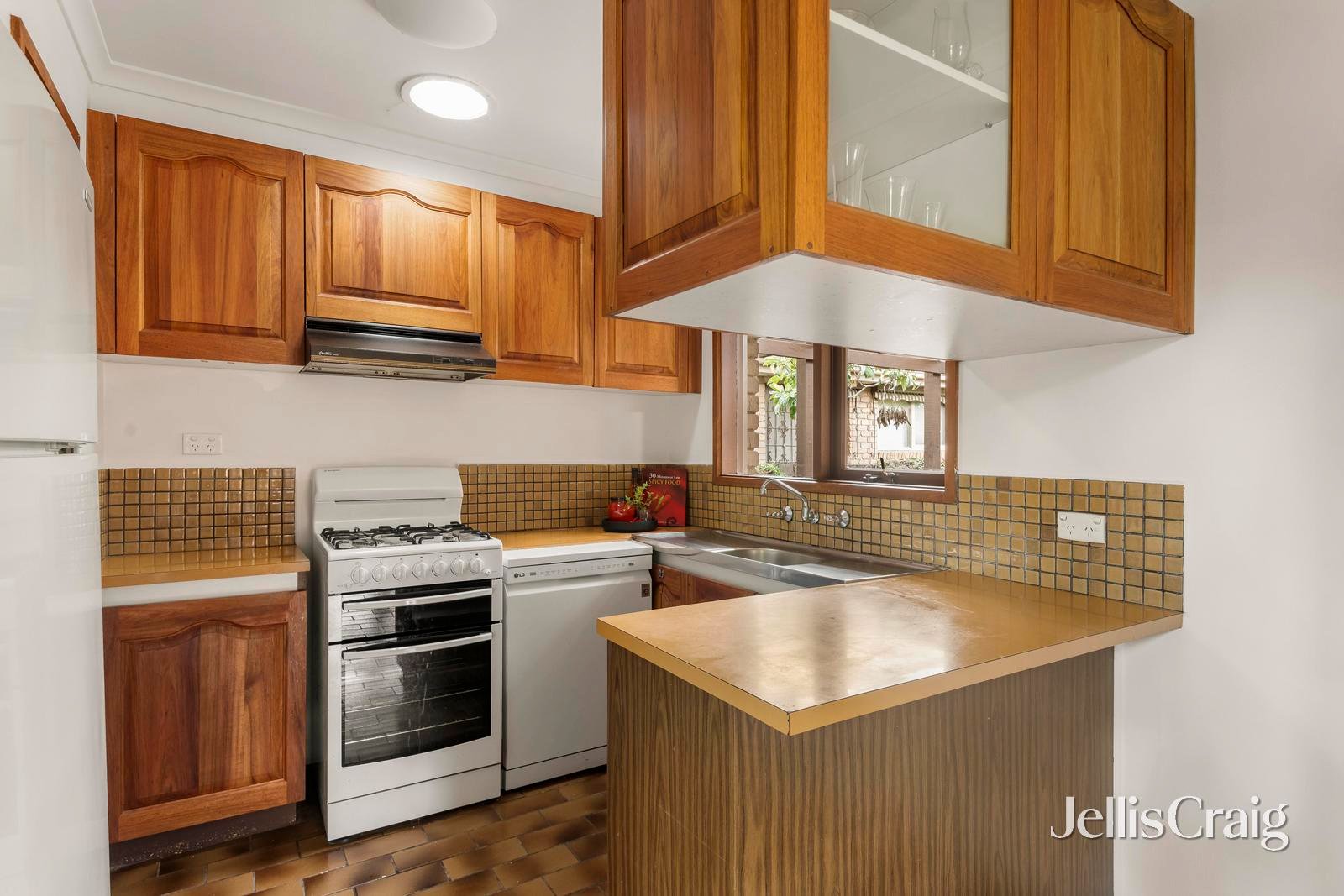 51 Cabernet Crescent, Bundoora image 5