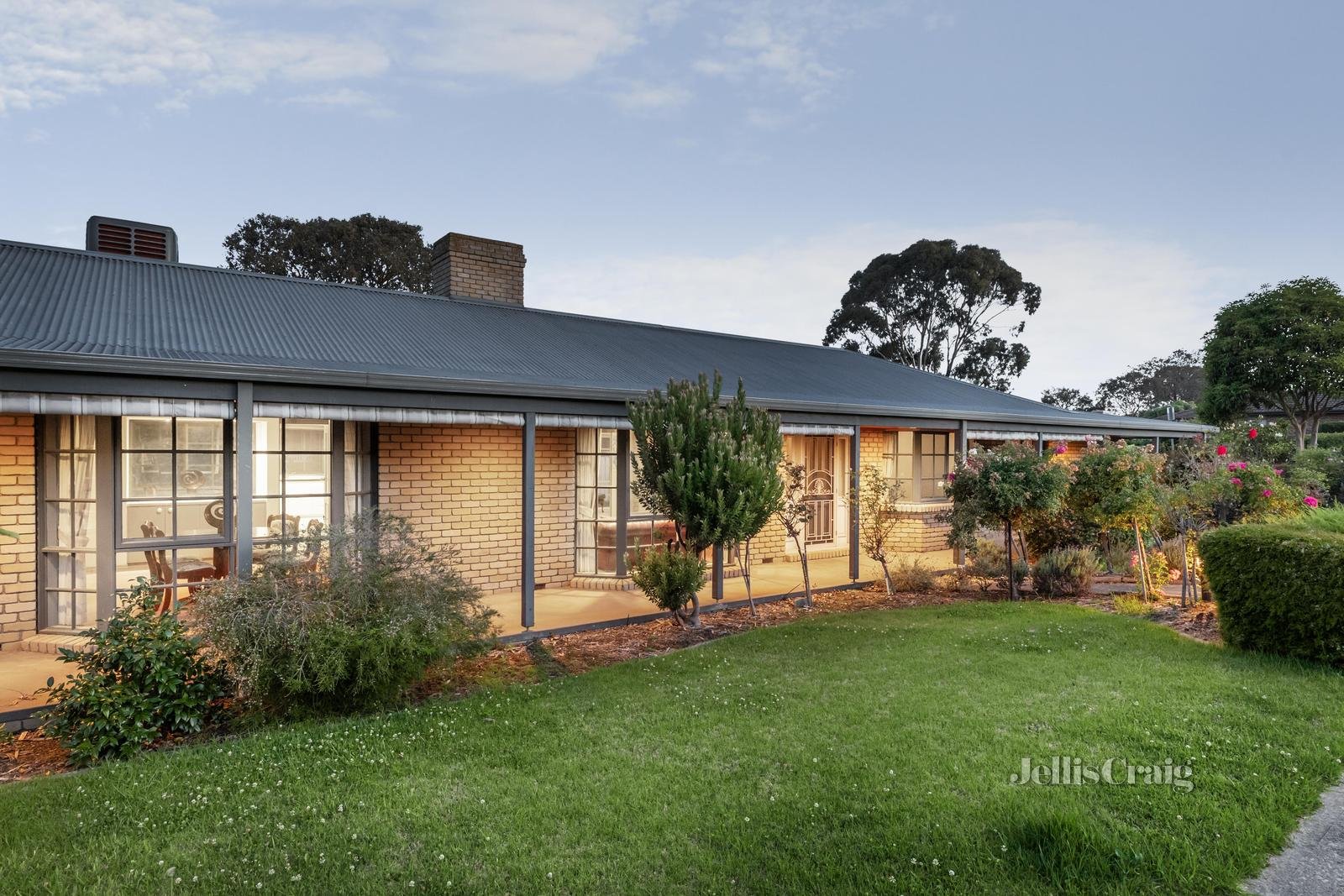 51 Calendonia Drive, Eltham North image 2