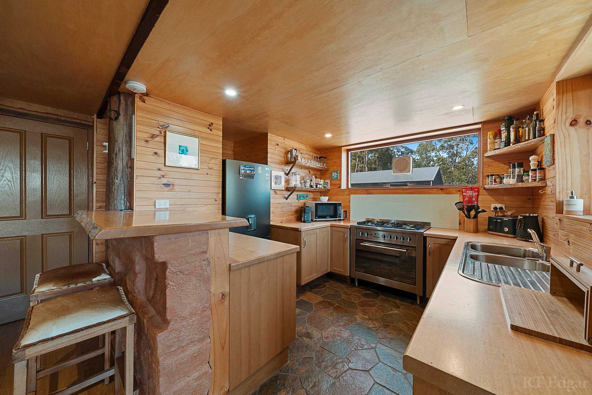 Property Gallery Thumbnail 4