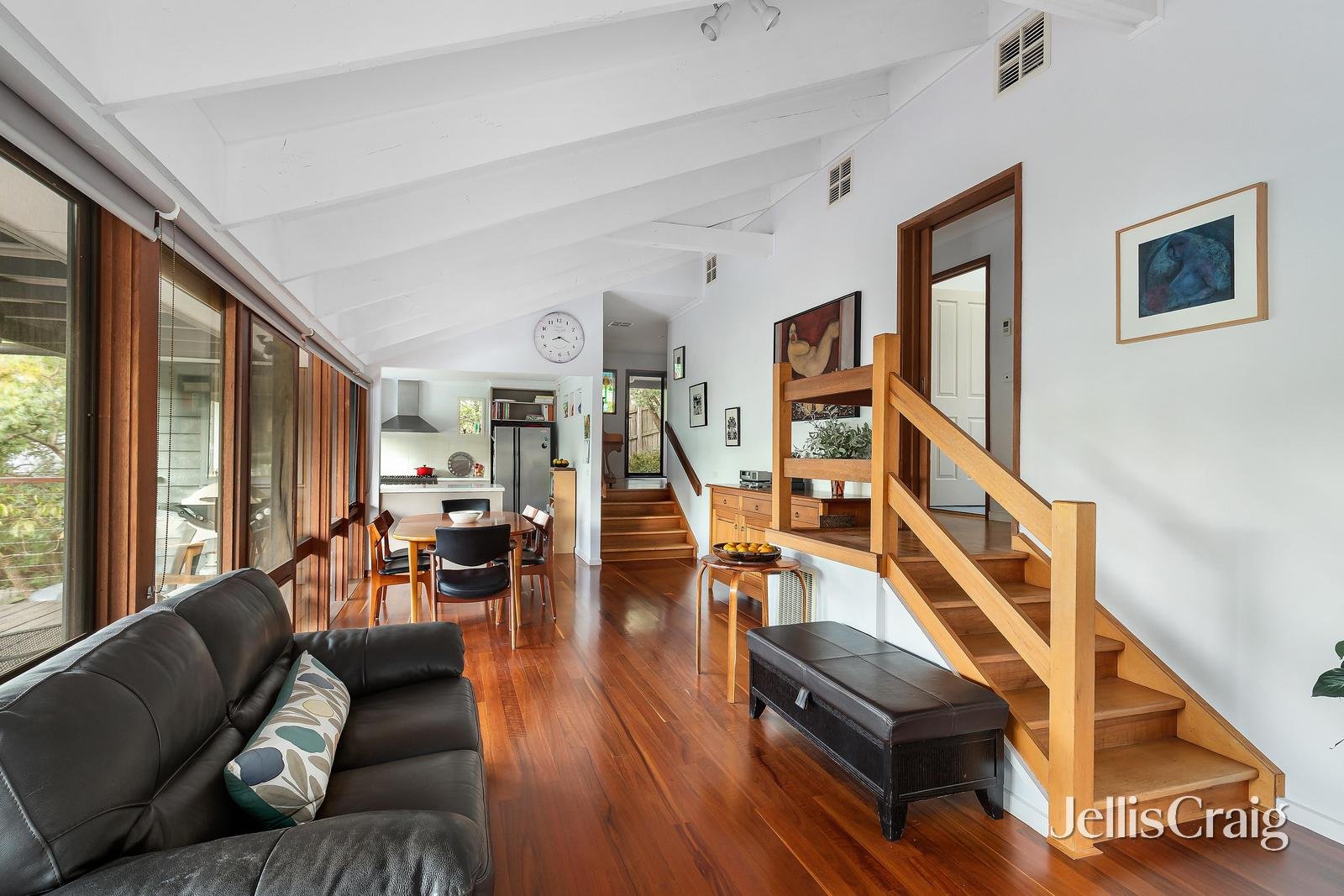 51 Corowa Crescent, Greensborough image 2