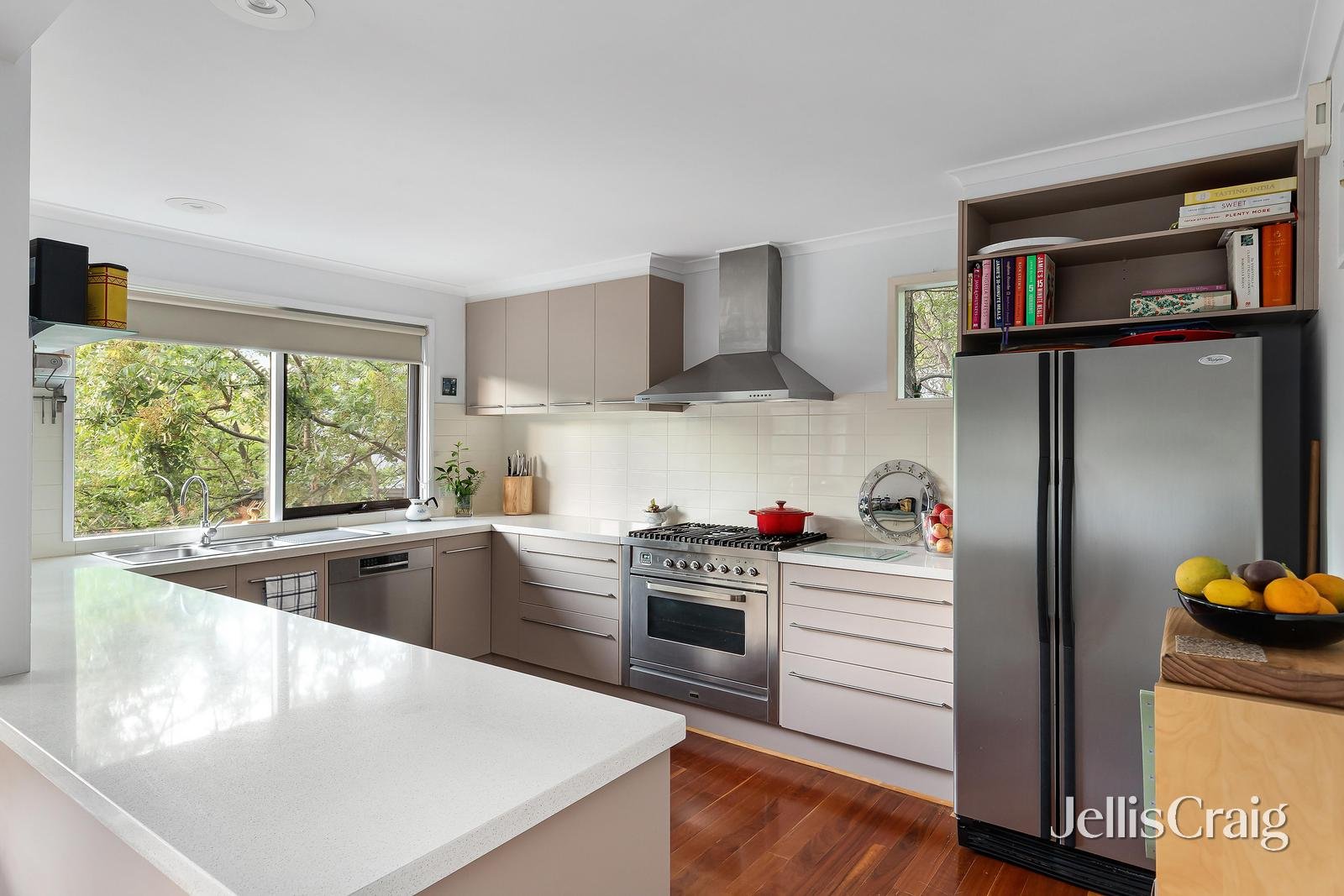 51 Corowa Crescent, Greensborough image 4