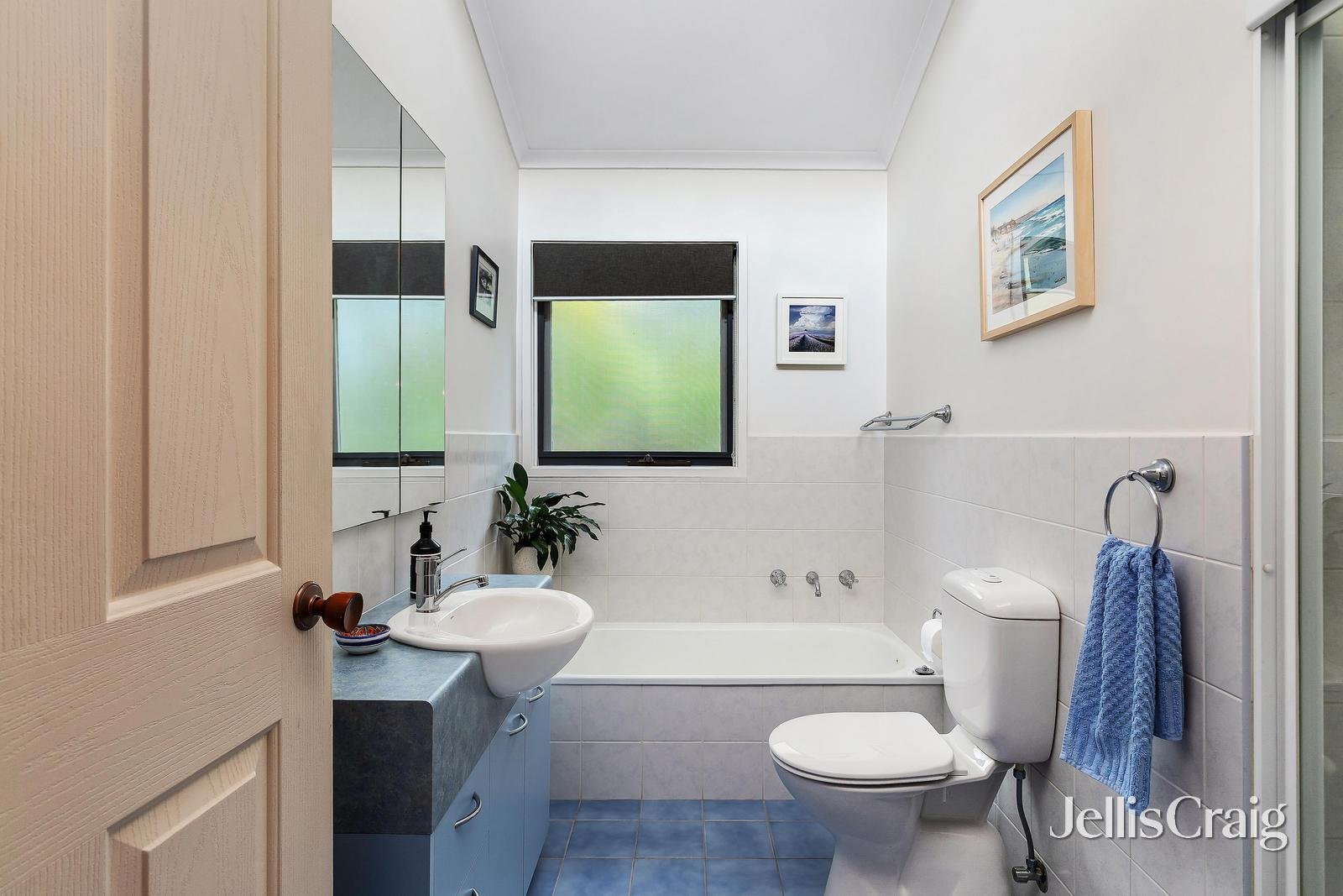 51 Corowa Crescent, Greensborough image 9