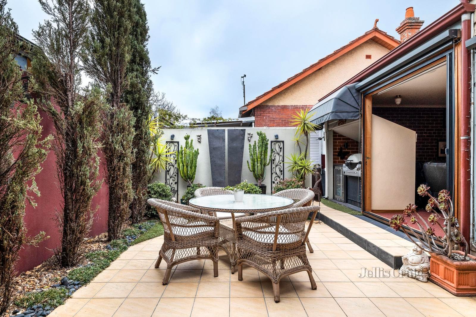 51 Daly Street, Brunswick West image 8
