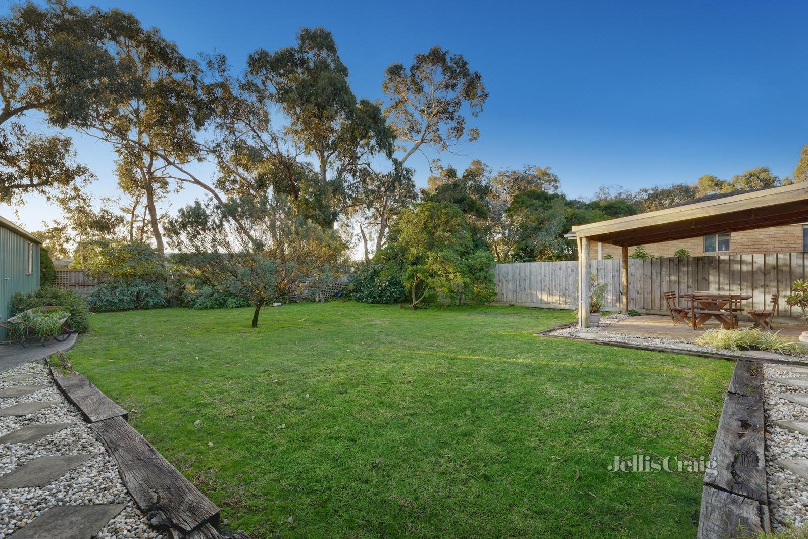 51 Day Crescent, Bayswater North image 12