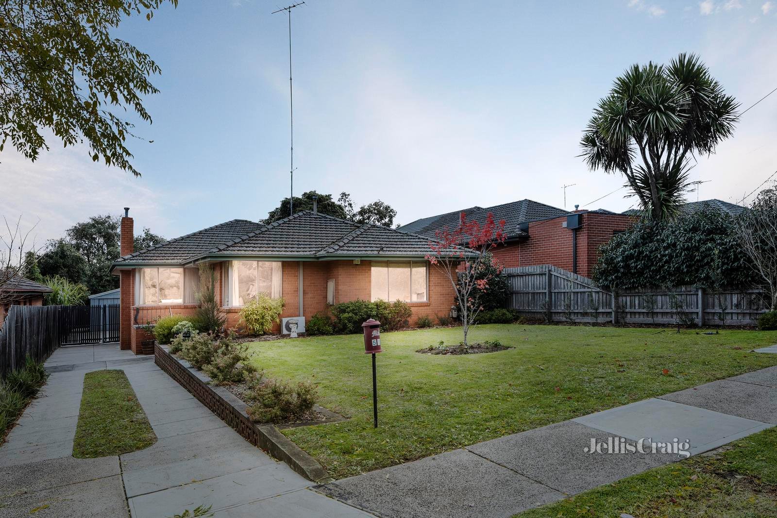 51 Duff Parade, Viewbank image 1