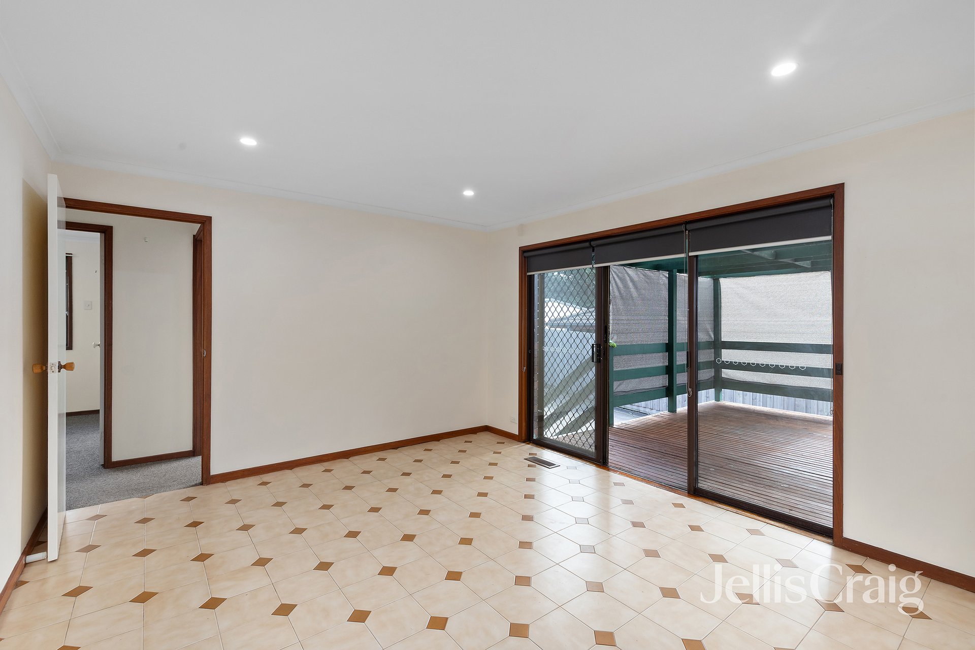51 Elonera Avenue, Greensborough image 3