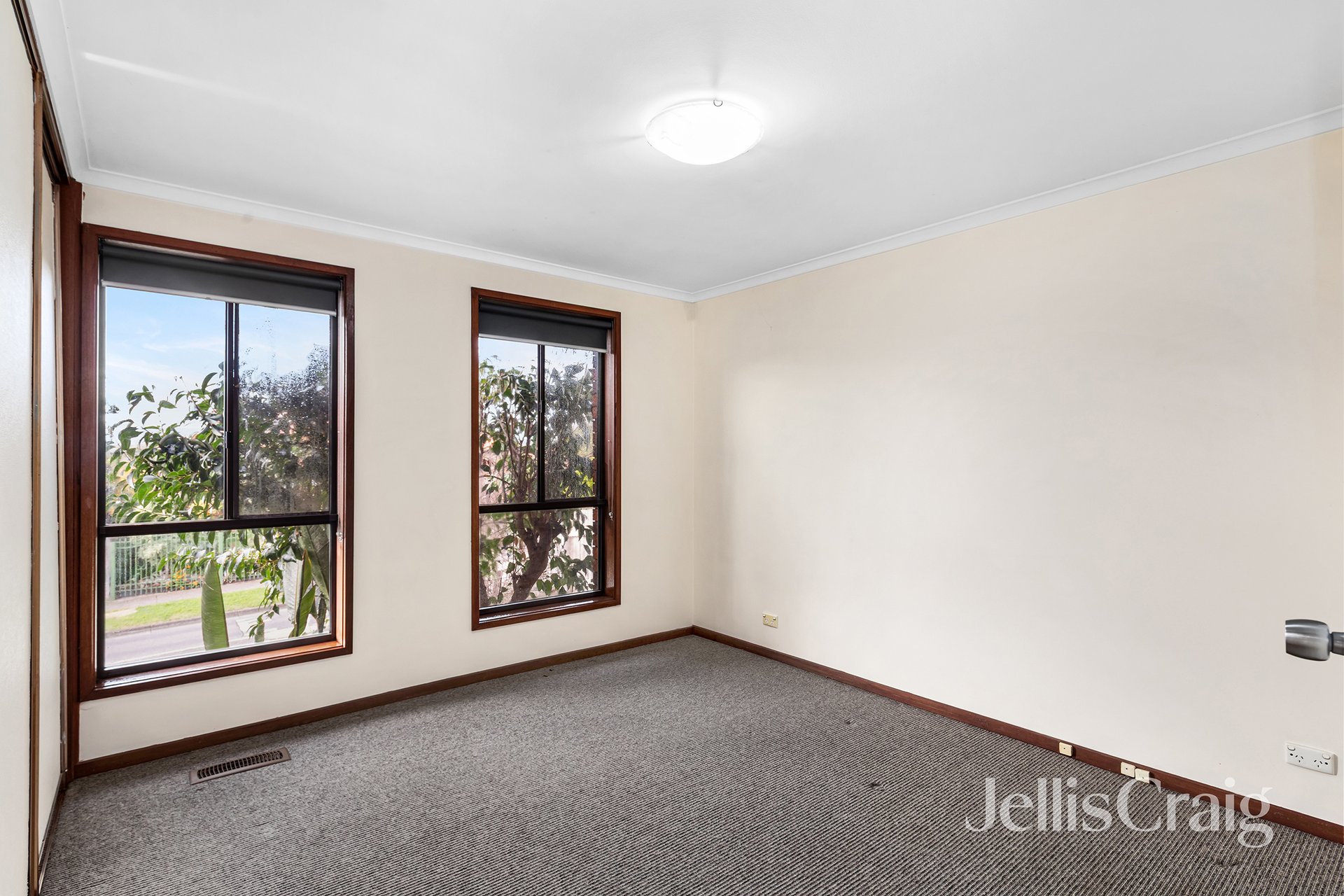 51 Elonera Avenue, Greensborough image 6