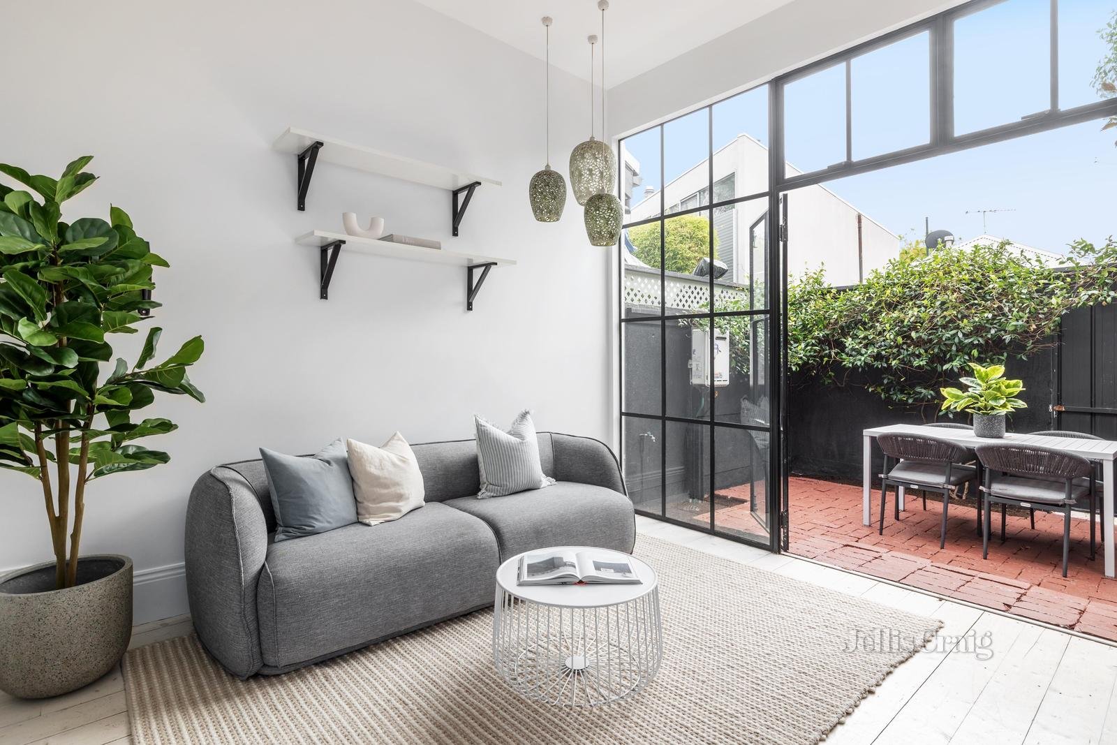 51 Erskine Street, Middle Park image 3