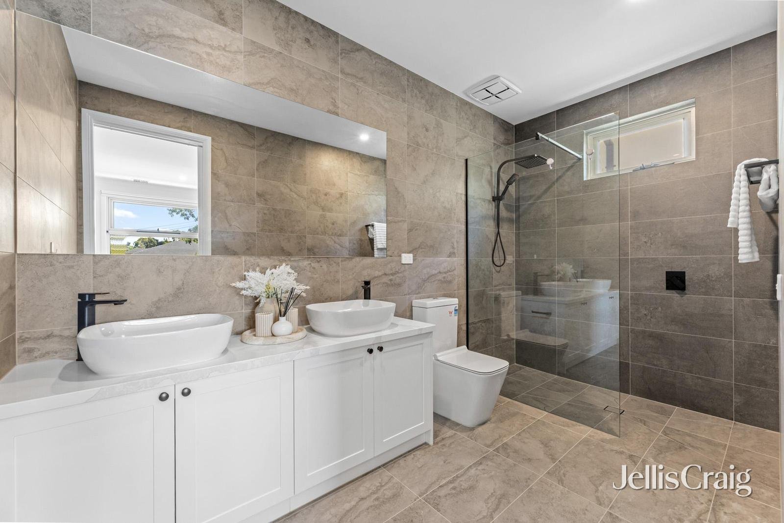 51 Grantley Drive, Glen&nbsp;Waverley image 12