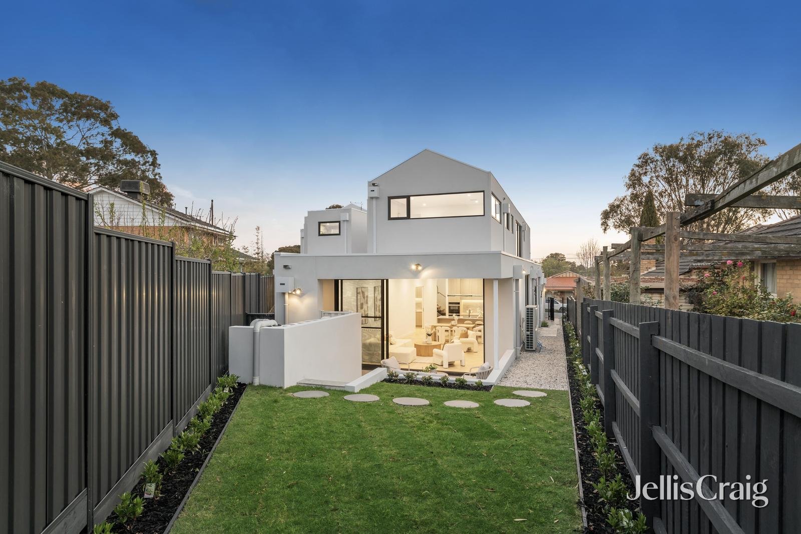 51 Grenfell Road, Mount Waverley image 13