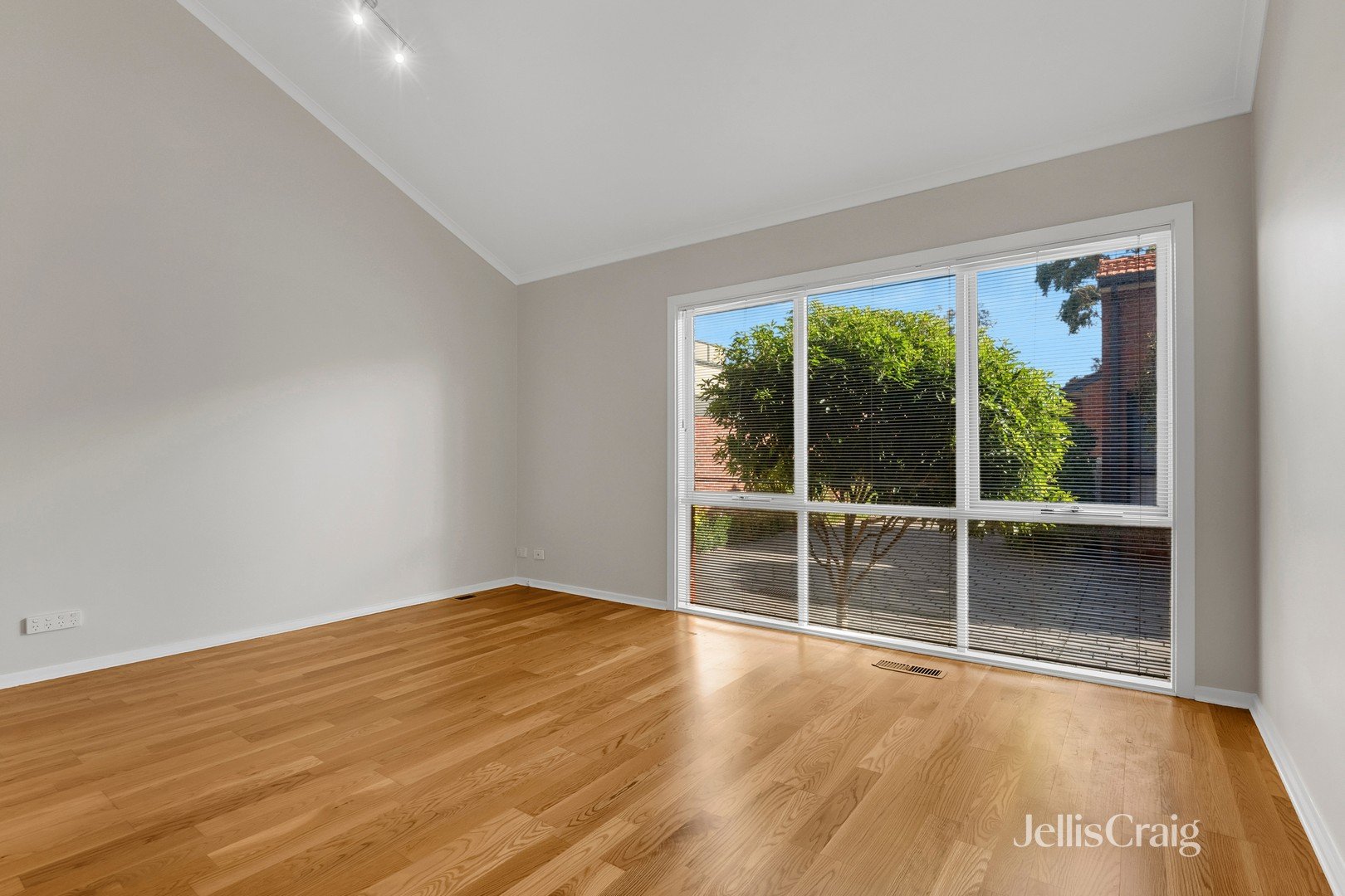 5/1 Grylls Street, Brunswick image 2