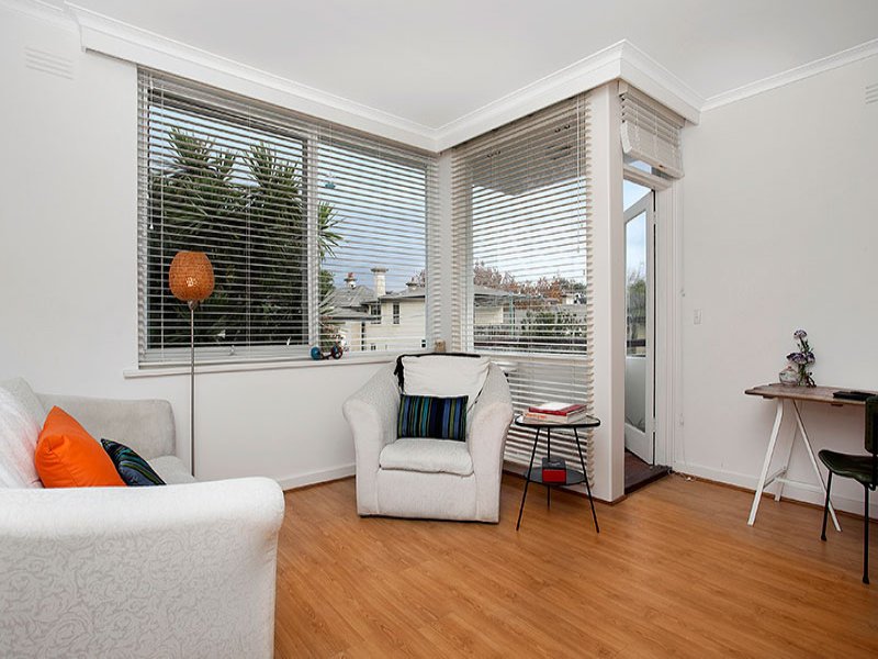 5/1 Hartpury Avenue, Elwood image 2