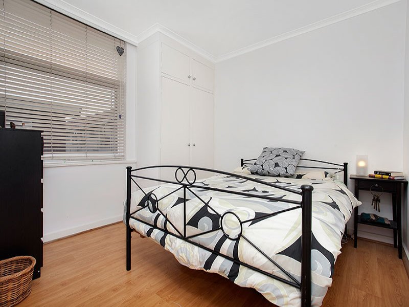 5/1 Hartpury Avenue, Elwood image 3