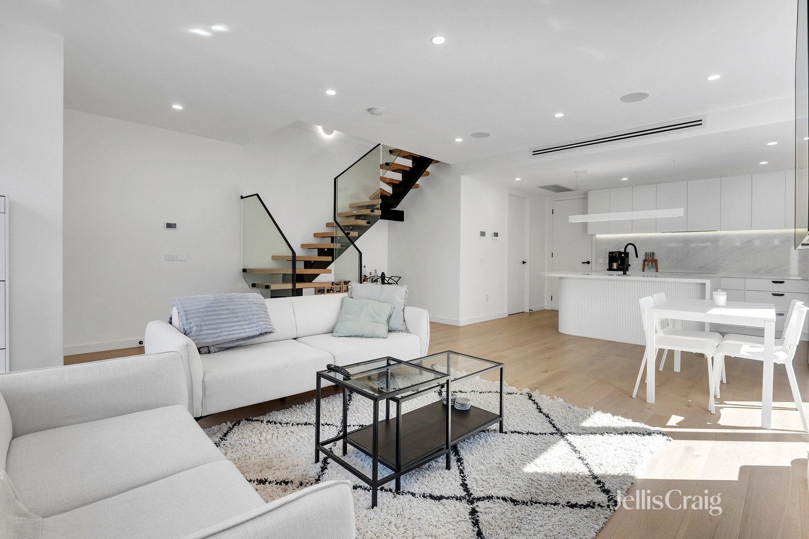 5/1 Hazel Grove, Pascoe Vale image 3