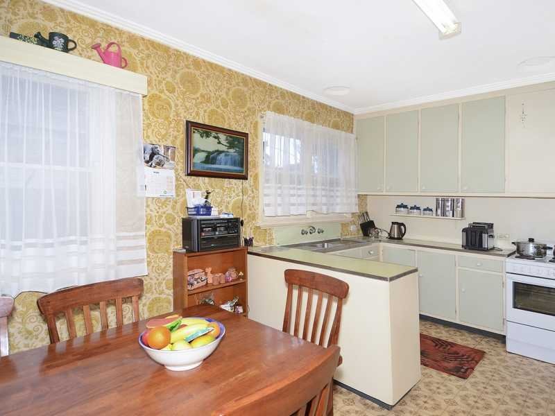 51 Itkeston Street, Herne Hill image 3