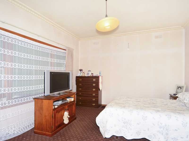 51 Itkeston Street, Herne Hill image 5