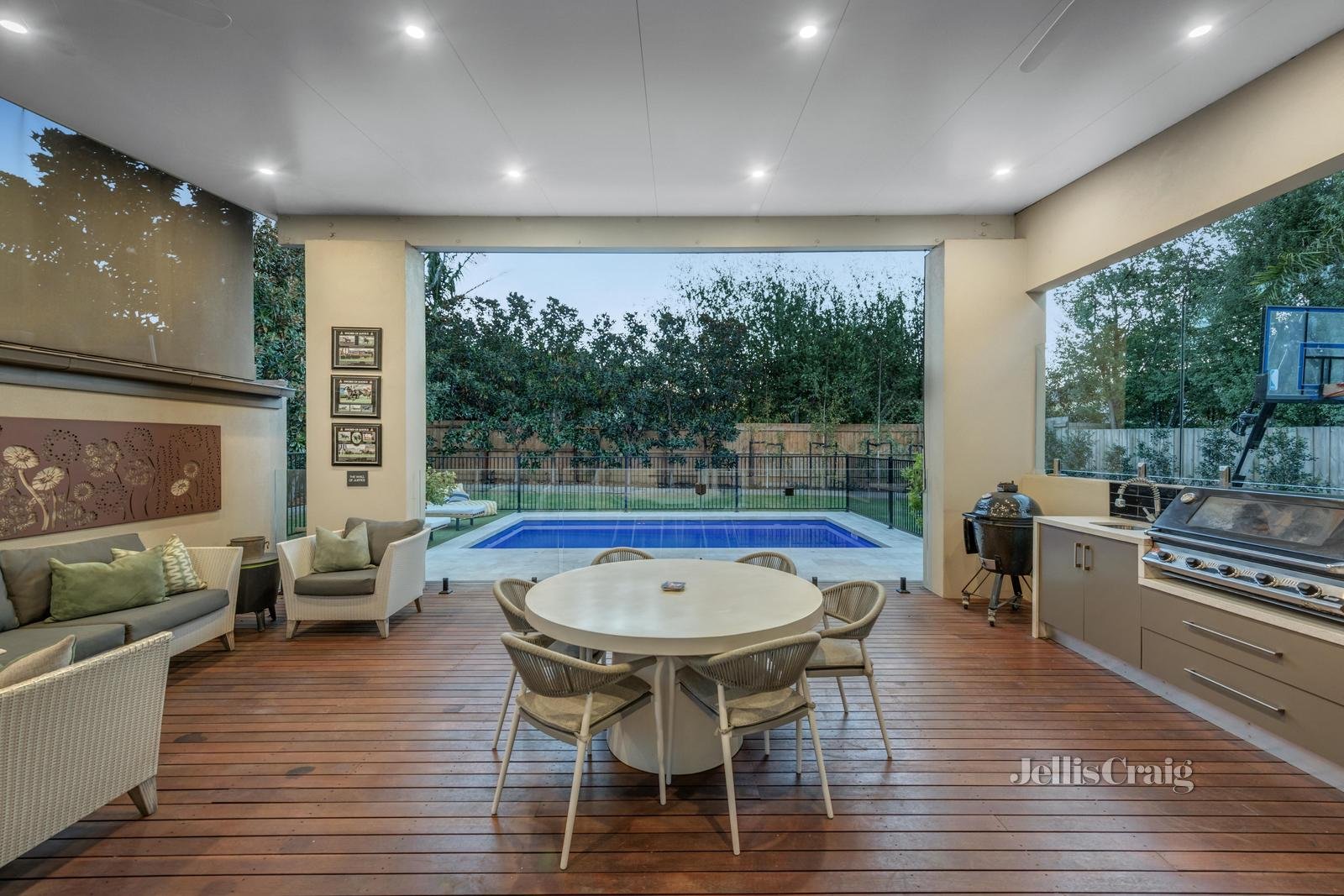51 Jasper Road, Bentleigh image 11