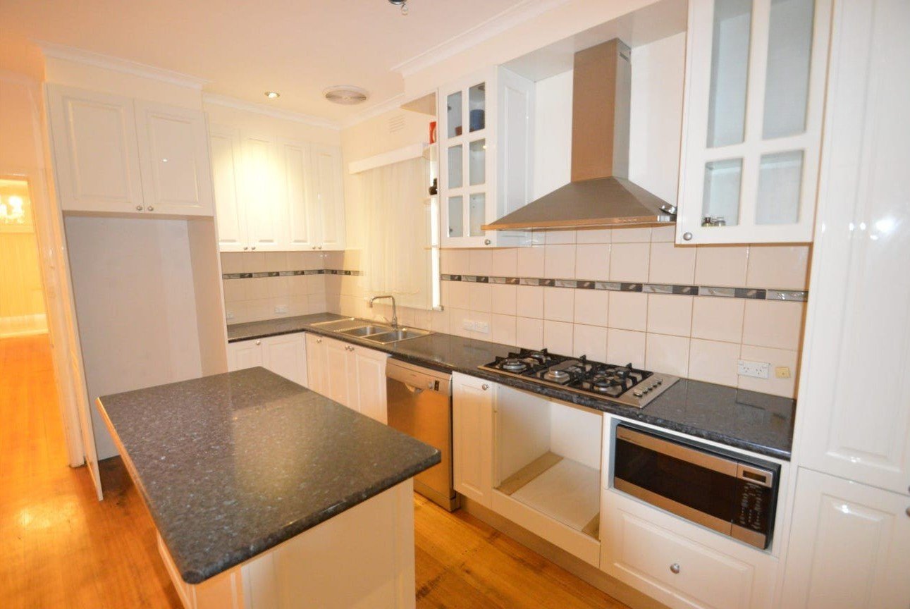 51 Josephine Avenue, Mount Waverley image 2