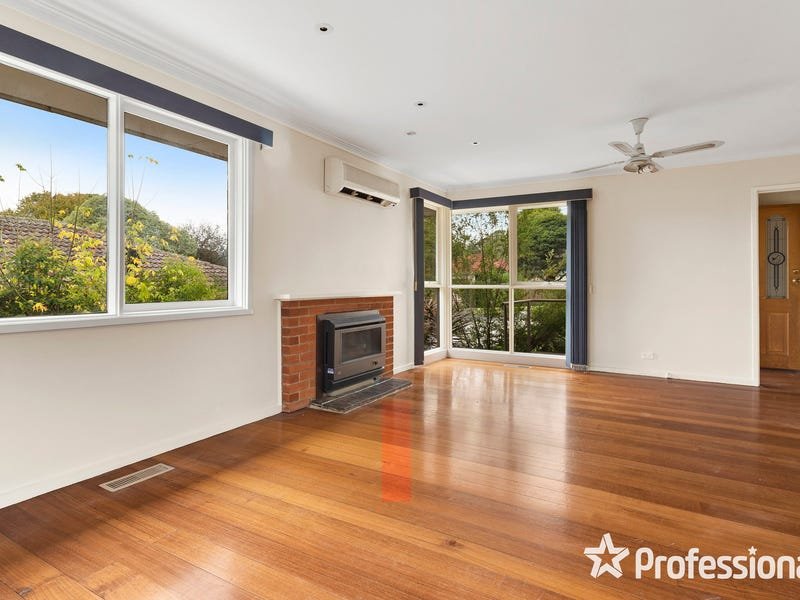 51 Longfellow Avenue, Mooroolbark image 3