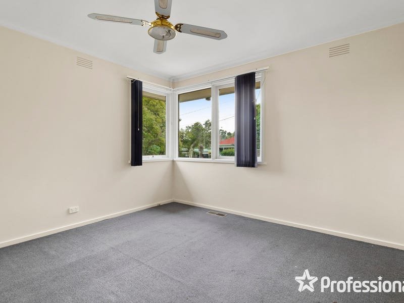 51 Longfellow Avenue, Mooroolbark image 6