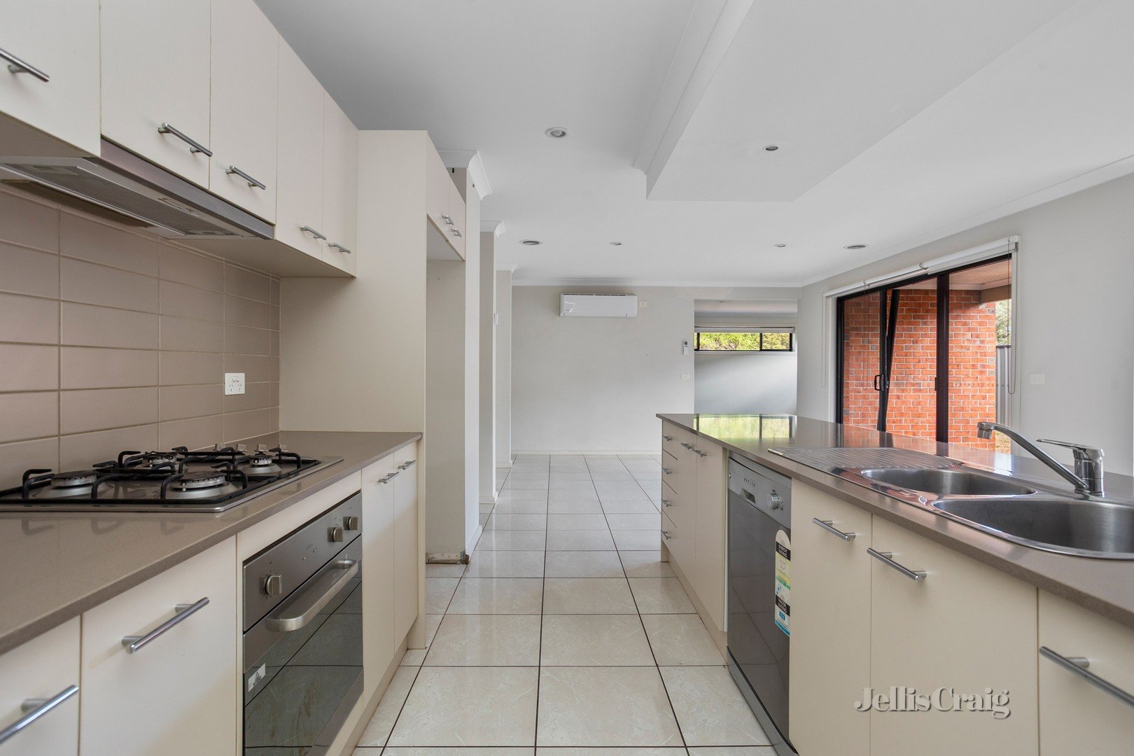 51 Pankhurst Promenade, Point Cook image 2
