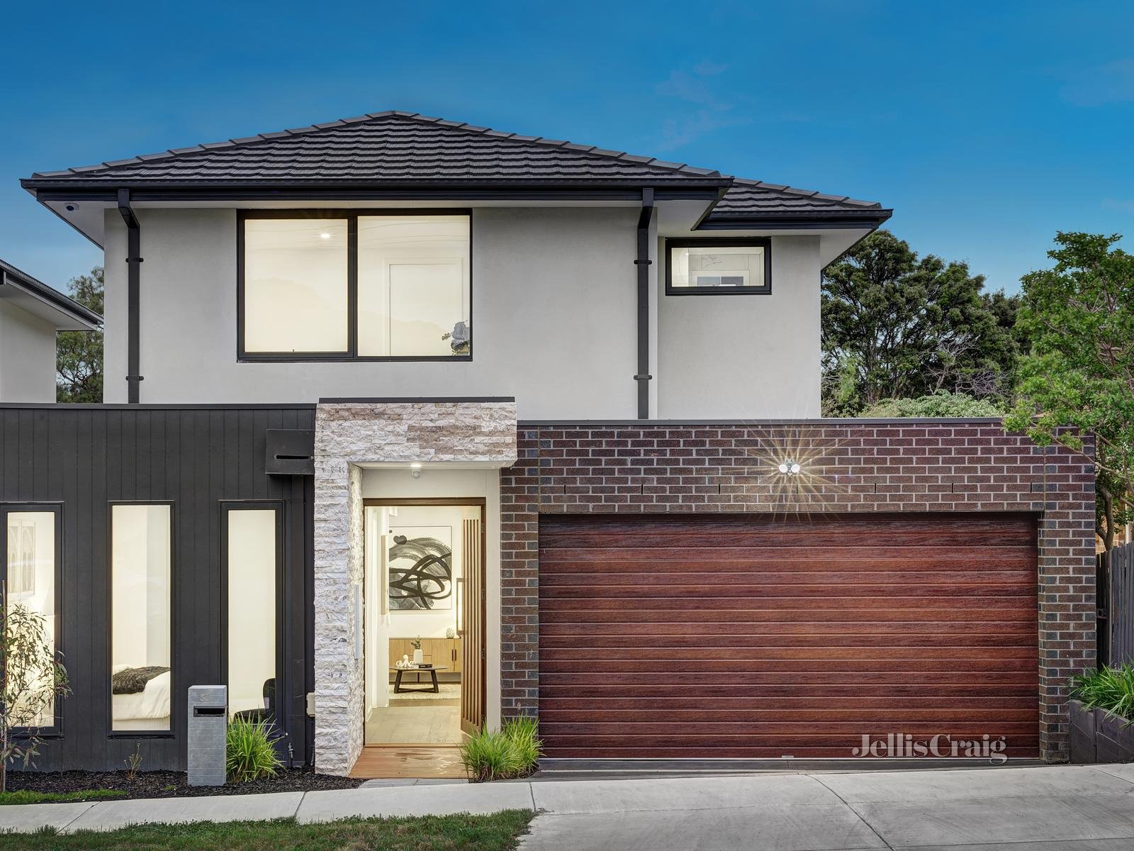 51 Pepperell Avenue, Glen Waverley image 2