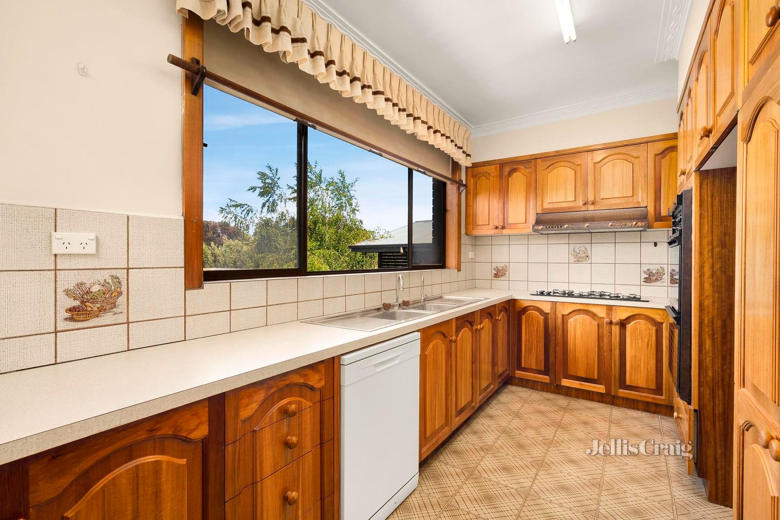 51 Pleasant Street, Pascoe Vale image 6