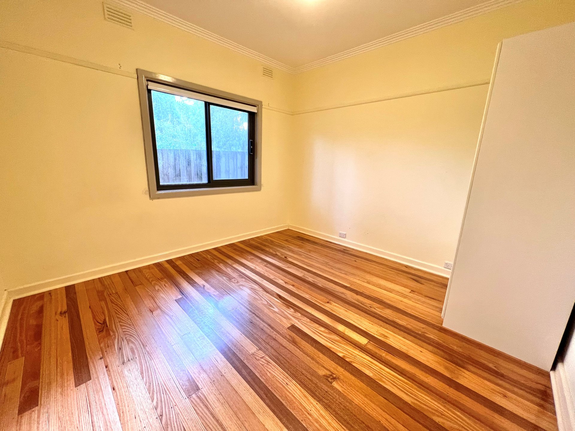 51 Purches Street, Mitcham image 5