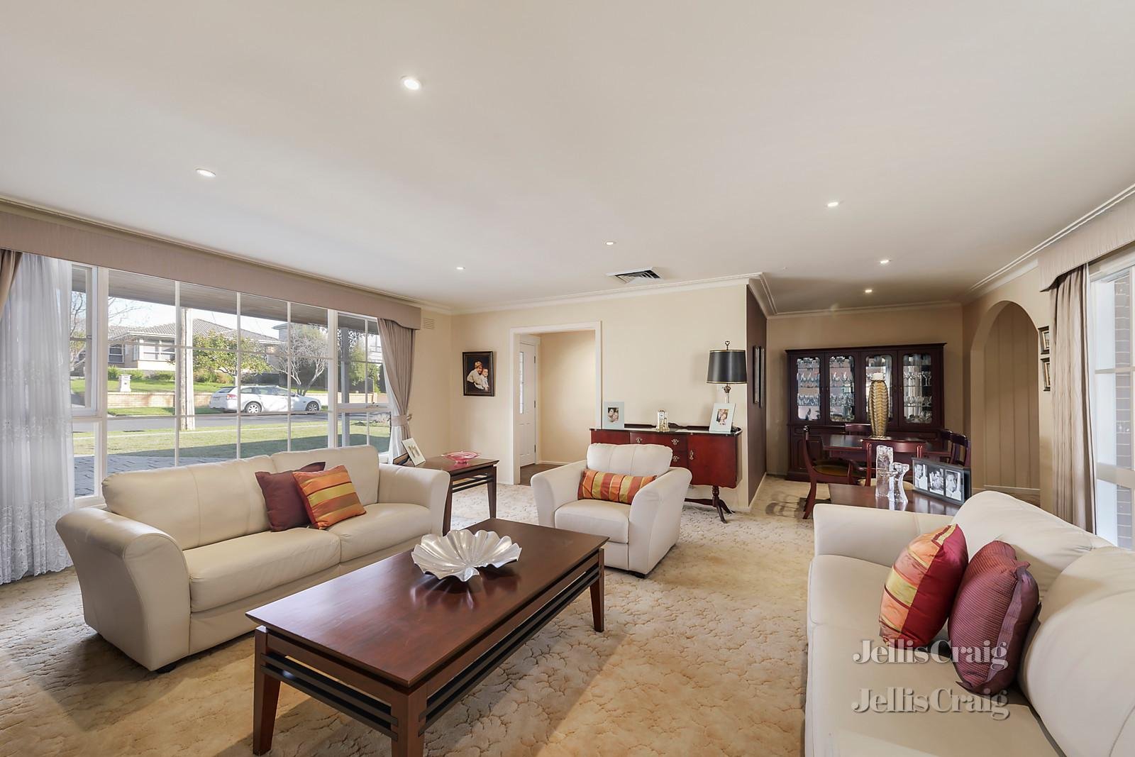 51 Therese Avenue, Mount Waverley image 3