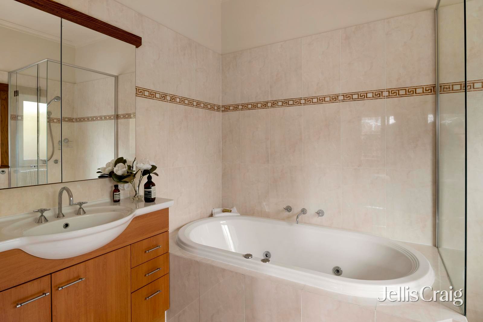 51 Valentine Street, Ivanhoe image 13