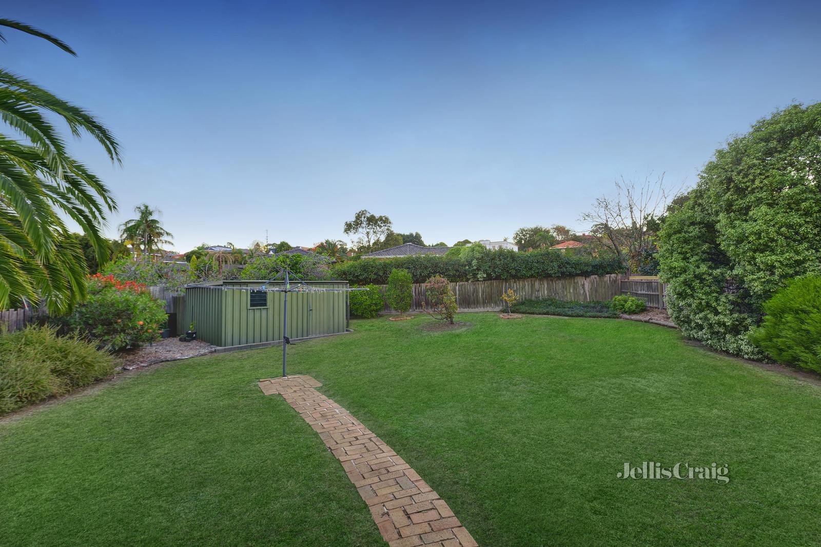 51 Whalley Drive, Wheelers Hill image 12