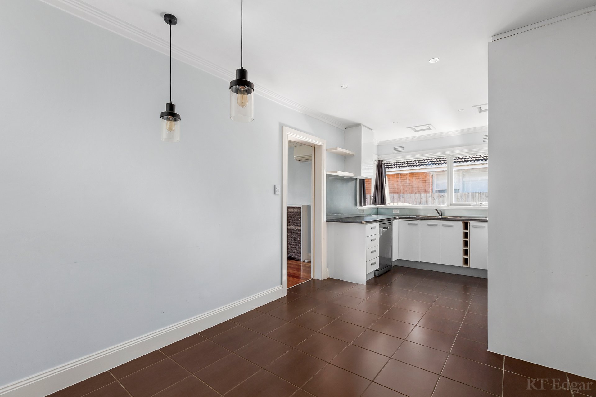 Property Gallery Thumbnail 3